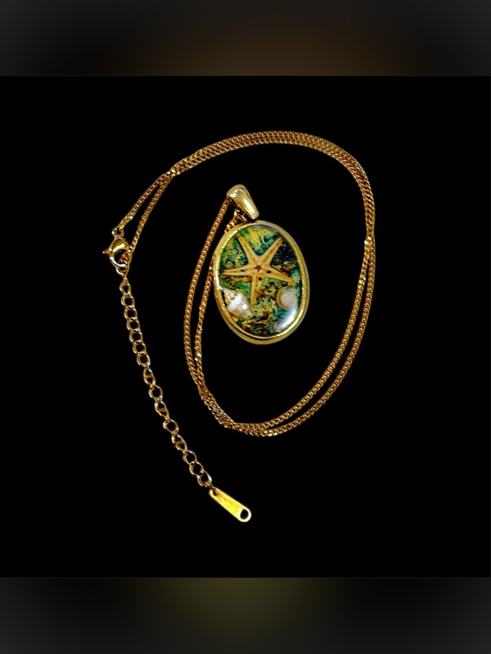 Unique Beachy Resin Gold Pendant Necklace